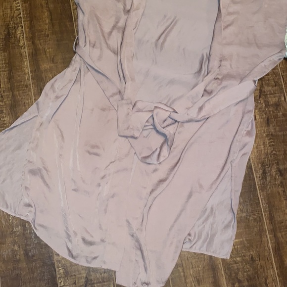 Mauve Sequinned Robe - Picture 4 of 7